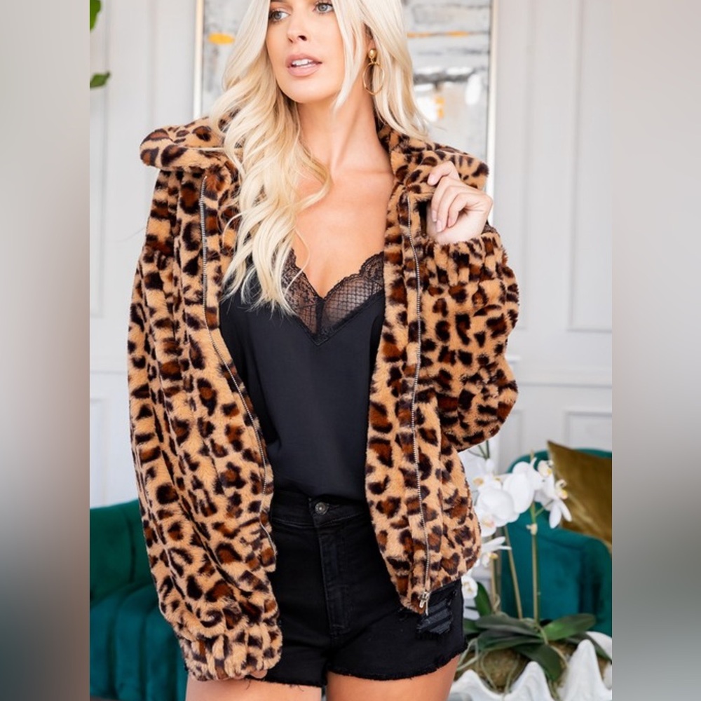 Obsessed with this adorable leopard zip-up jacket!